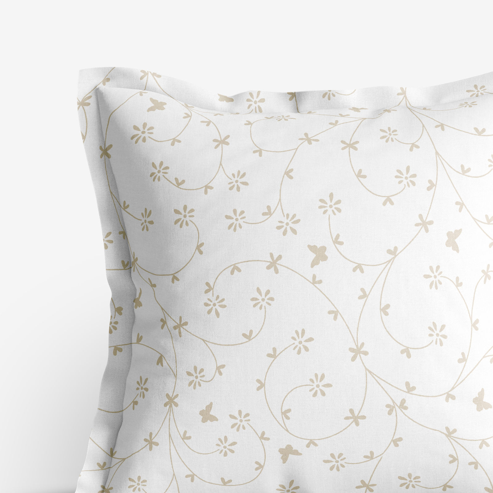 Față de pernă din bumbac cu tiv decorativ - model 774 - flori și fluturi bej aurii pe alb