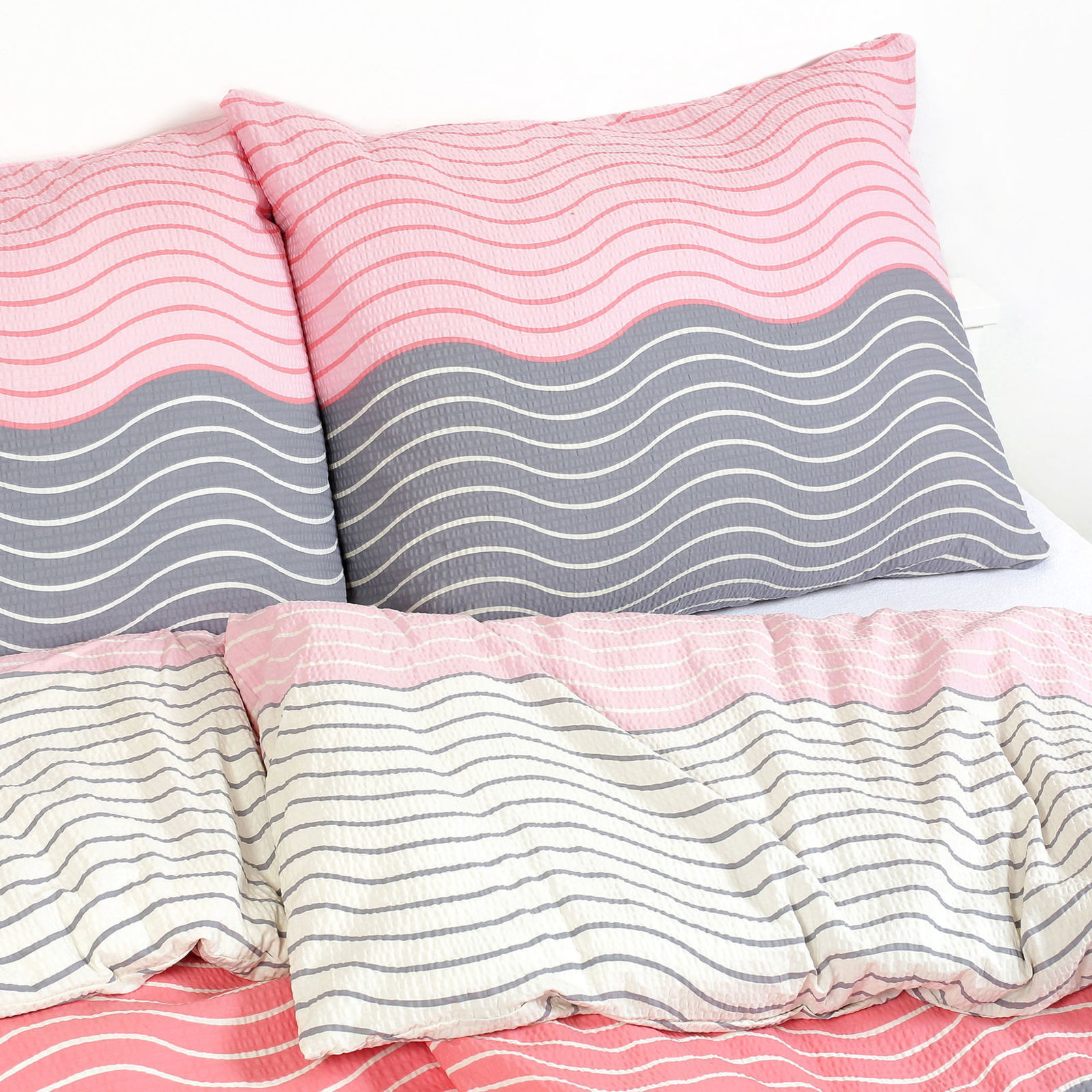 Lenjerie de pat creponată Deluxe - valuri roz și gri