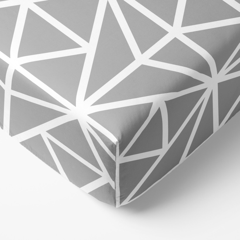 Cearceaf de pat 100% bumbac cu elastic - forme geometrice albe pe gri