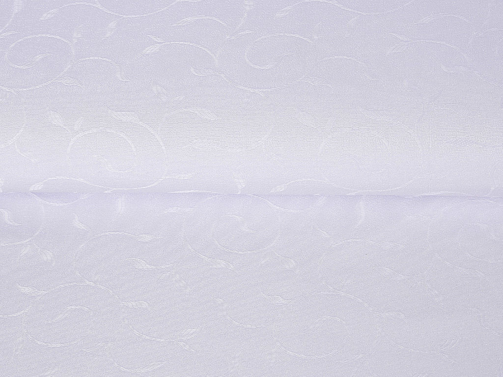Tesătură din teflon pentru fete de masă de lux - alb cu nuanță de violet cu ornamente mari