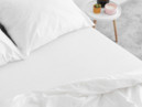 Cearceaf de pat din frotir cu elastic pe margini - alb