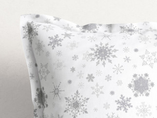 Față de pernă din bumbac exclusiv cu tiv decorativ - model 028 - fulgi de zăpadă argintii pe alb
