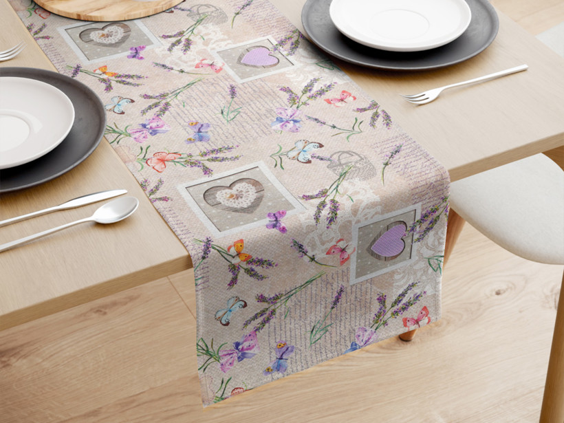 Napron de masă decorativ LONETA - inimioare cu fluturi și lavandă pe bej
