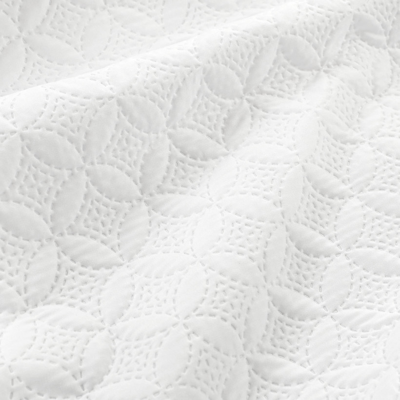 Cuvertură de pat Bella - ornamente pe alb
