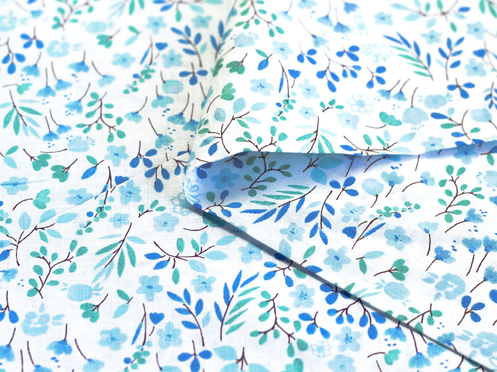 Țesătură din bumbac 100% SIMONA - flori pictate în albastru