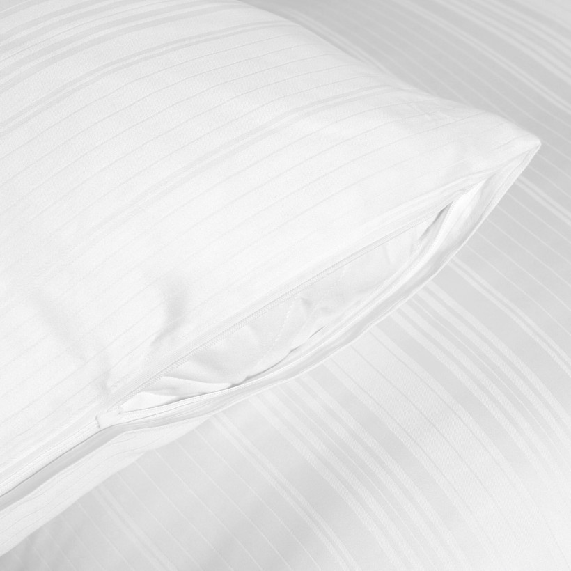 Lenjerie de pat Deluxe din damasc - albă cu dungi subțiri
