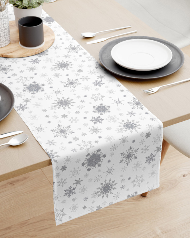 Napron de masă 100% bumbac exclusiv de Crăciun - fulgi de zăpadă argintii pe alb