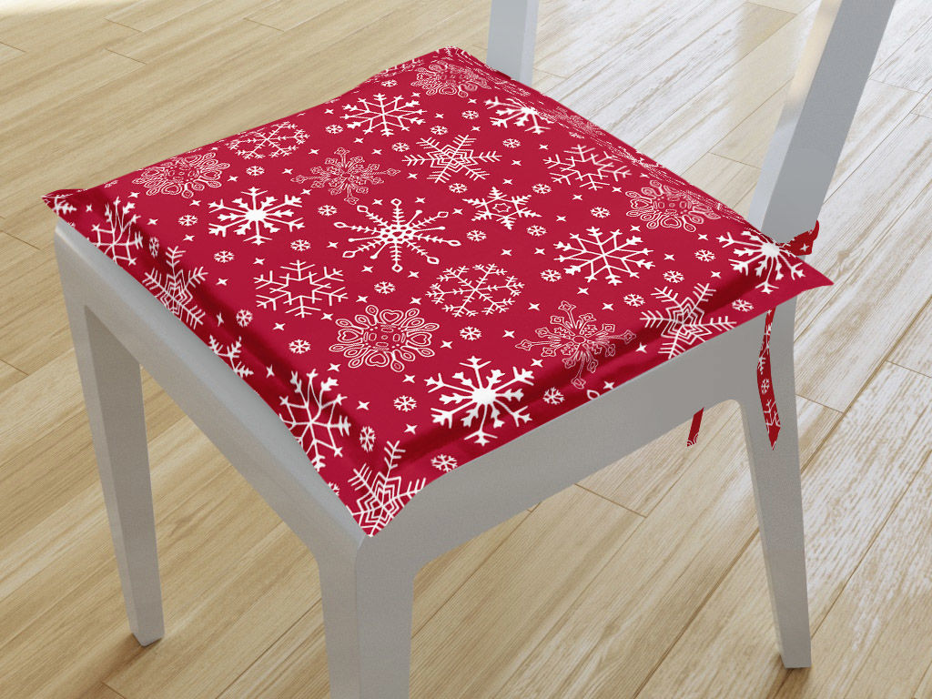 Pernă pentru scaun cu tiv decorativ 38x38 cm - model 090 de Crăciun - fulgi de zăpadă pe roșu