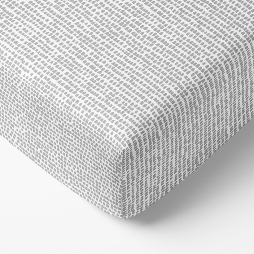 Cearceaf de pat bumbac 100% cu elastic - forme mici gri pe alb